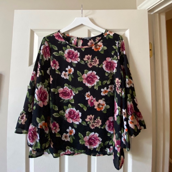 Charlotte Russe Floral Top - Picture 1 of 3